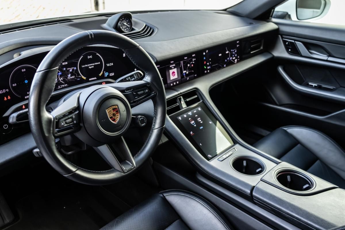 porsche-taycan-2021-eletrico-0cc