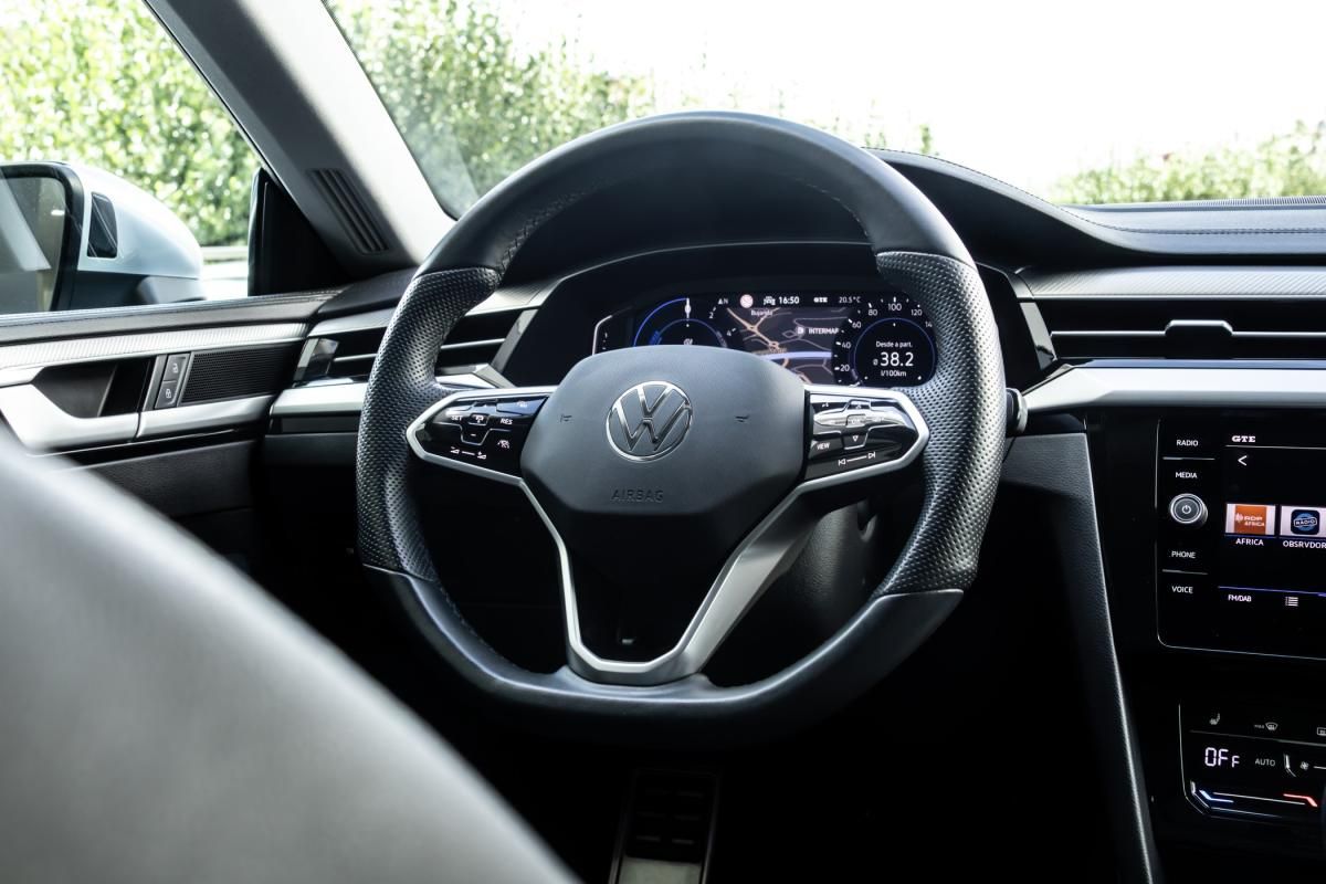 volkswagen-arteon-2023-hibrido-a-gasolina-1395cc