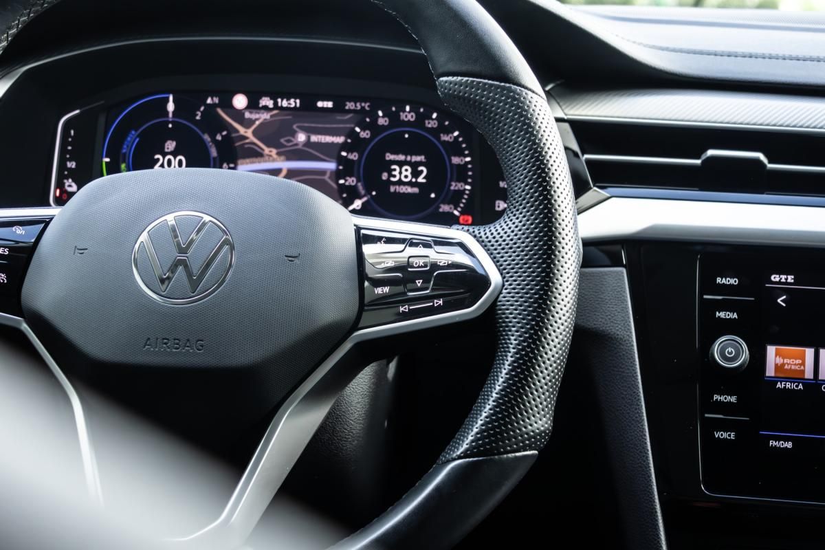 volkswagen-arteon-2023-hibrido-a-gasolina-1395cc