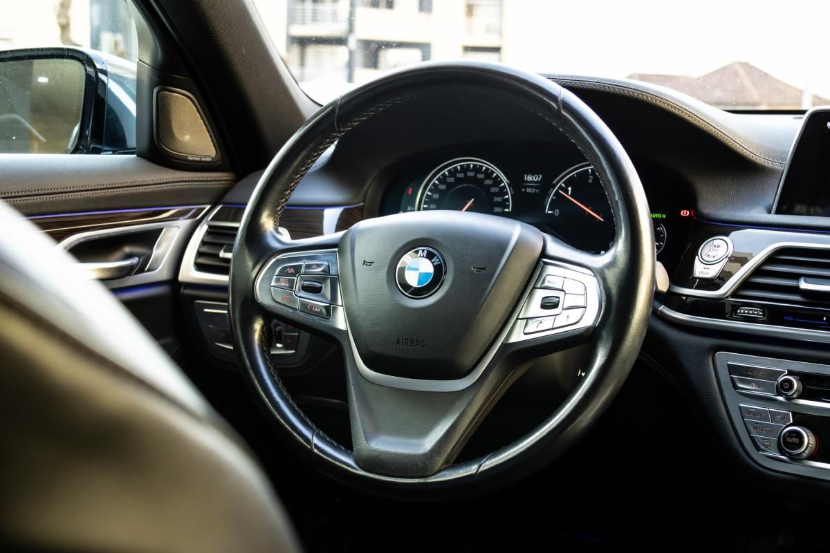 bmw-serie-7-2018-diesel-1995cc
