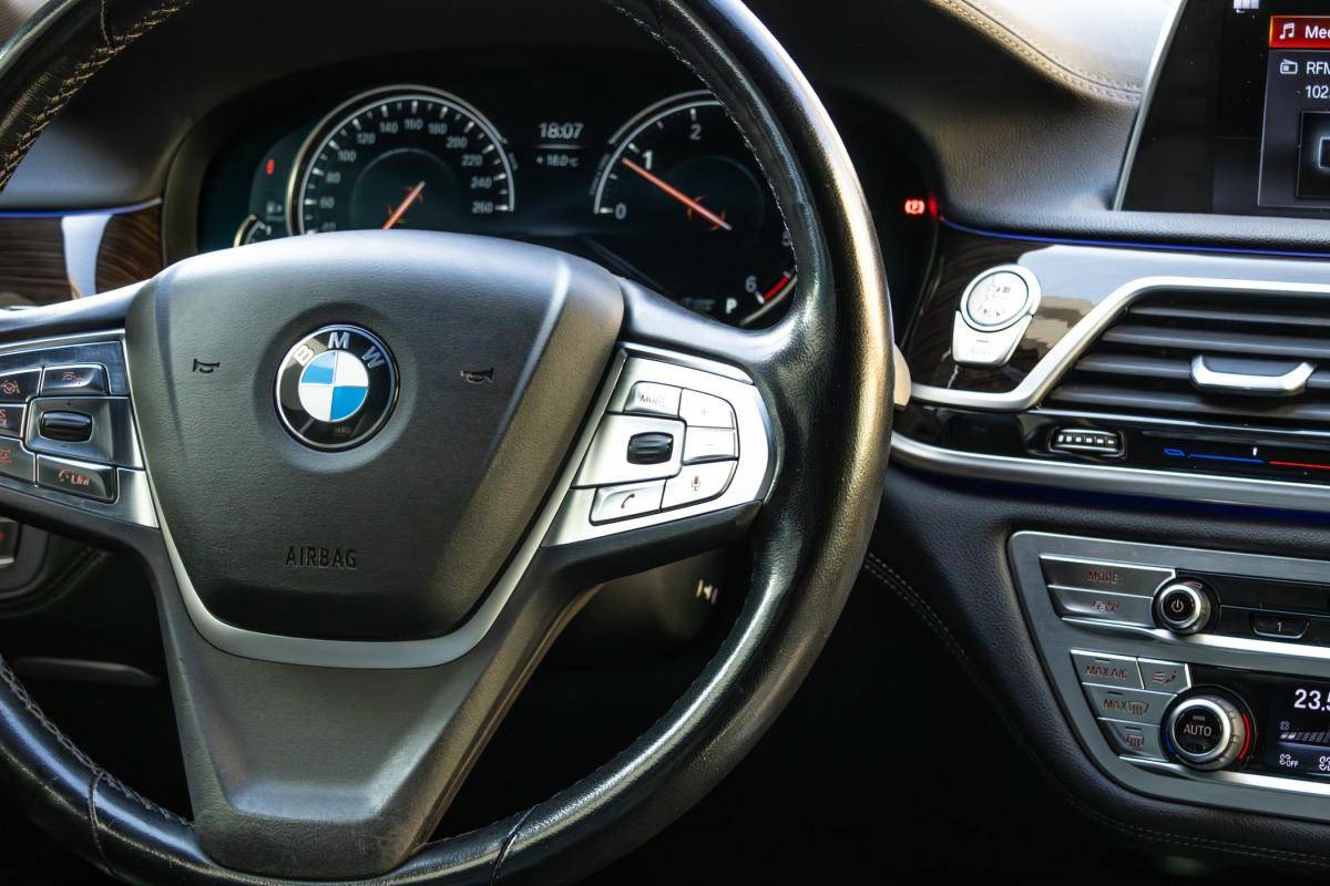 bmw-serie-7-2018-diesel-1995cc