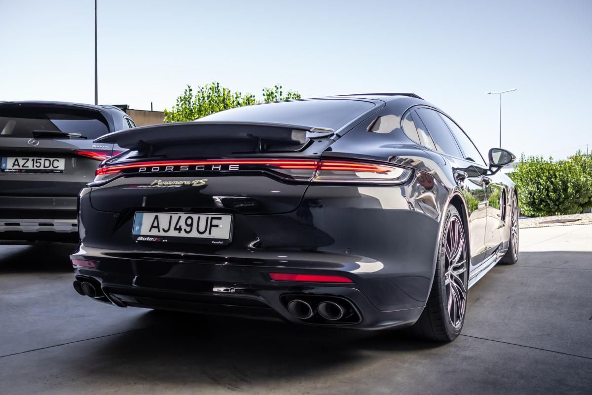 porsche-panamera-2021-hibrido-a-gasolina-2894cc