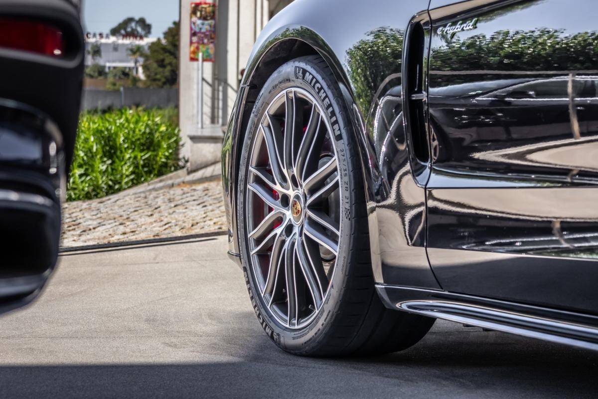 porsche-panamera-2021-hibrido-a-gasolina-2894cc
