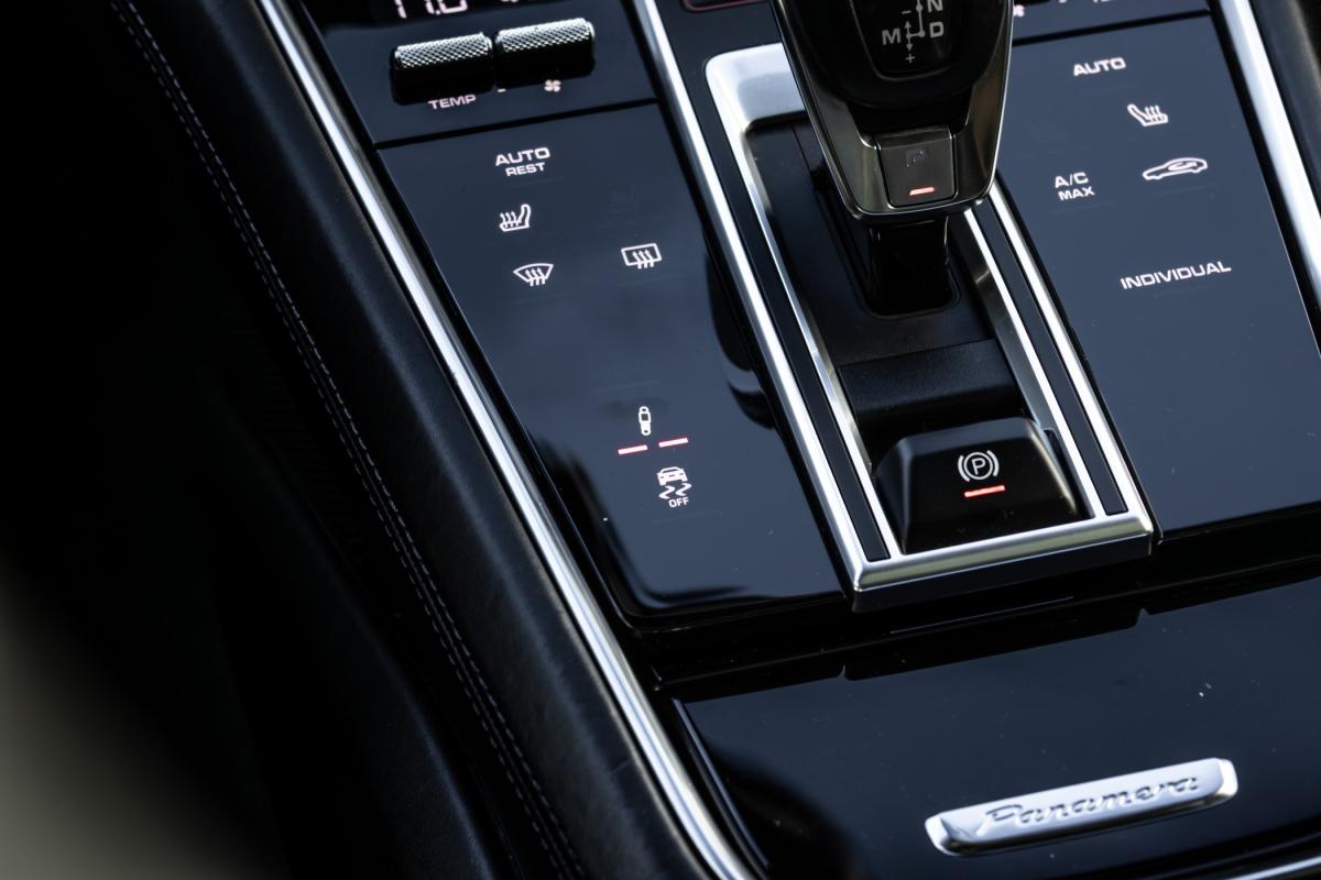 porsche-panamera-2021-hibrido-a-gasolina-2894cc