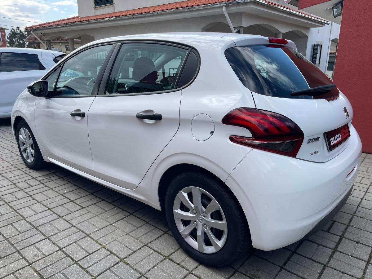 peugeot-208-2017-diesel-1560cc
