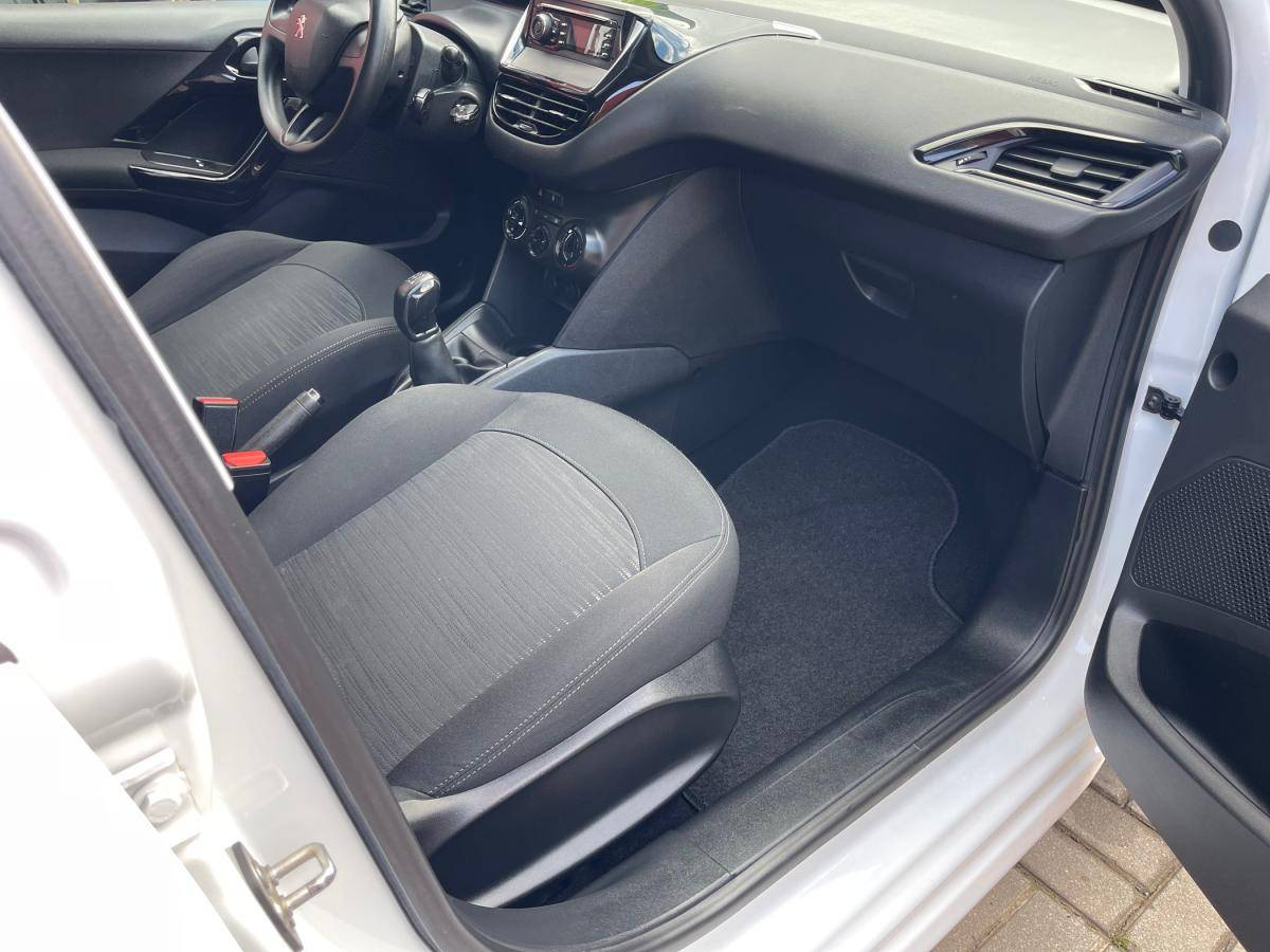 peugeot-208-2017-diesel-1560cc