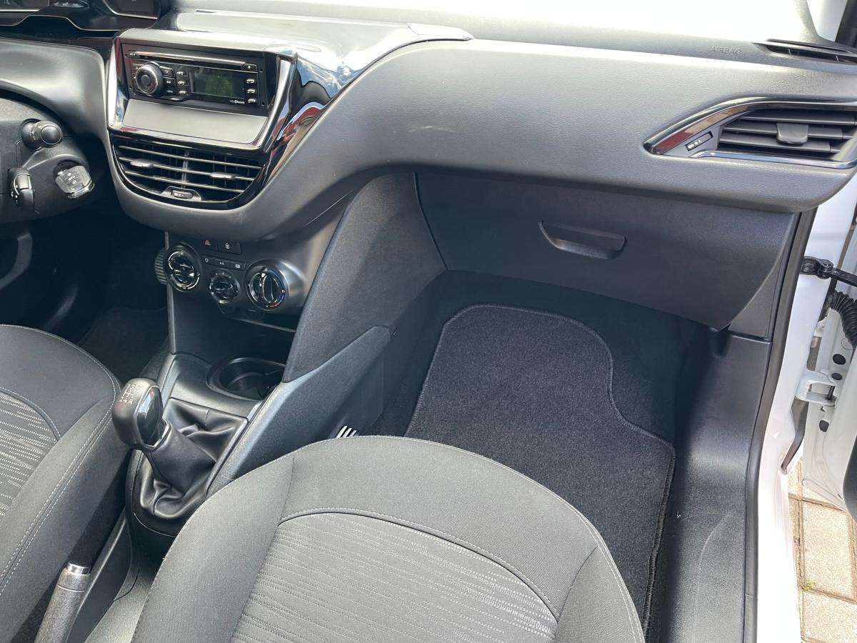 peugeot-208-2017-diesel-1560cc