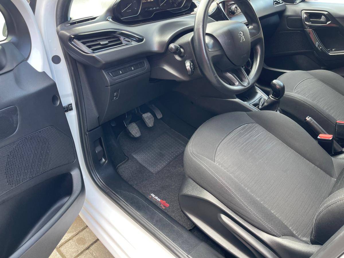 peugeot-208-2017-diesel-1560cc