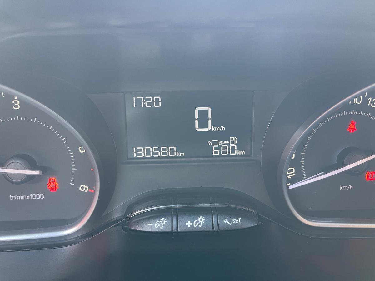 peugeot-208-2017-diesel-1560cc