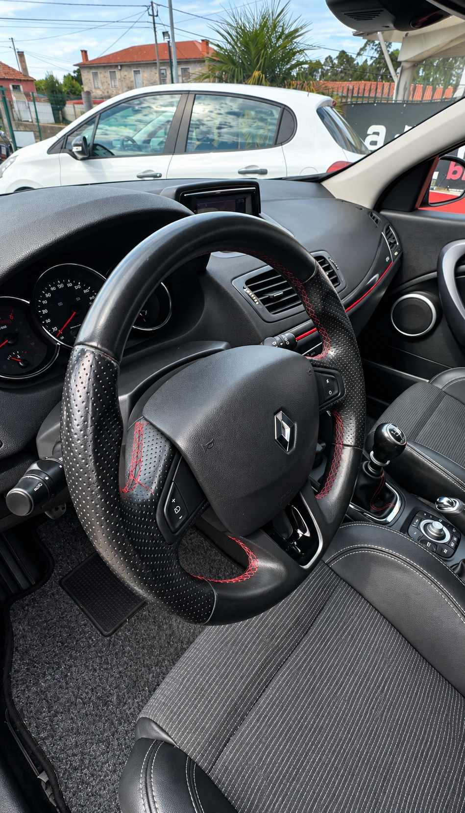 renault-megane-sport-tourer-2012-diesel-1598cc