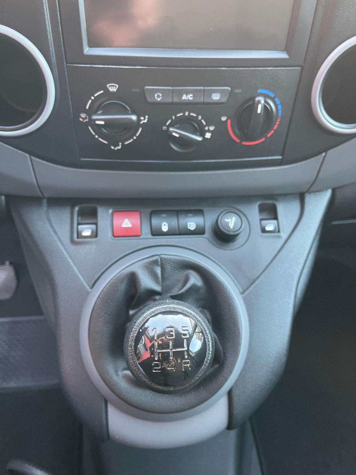 peugeot-partner-2017-diesel-1560cc