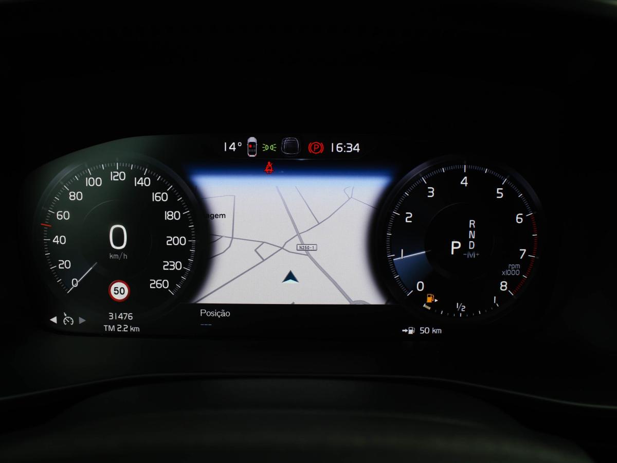 volvo-xc40-2023-gasolina-1477cc