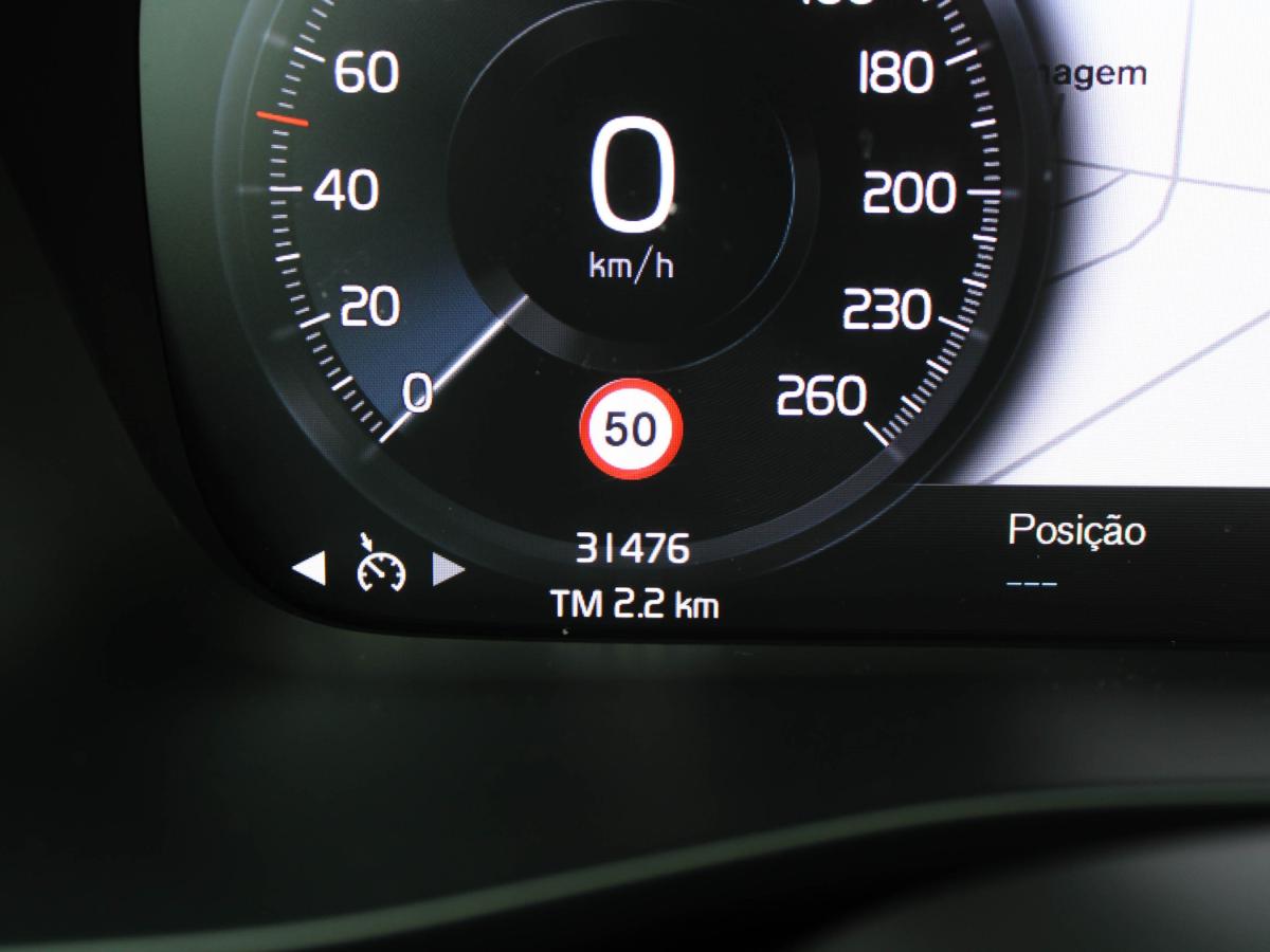volvo-xc40-2023-gasolina-1477cc