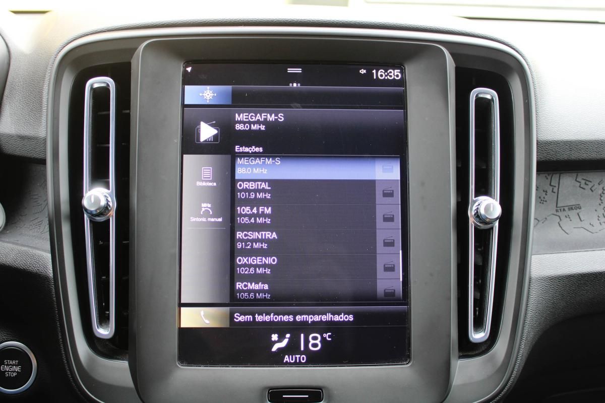 volvo-xc40-2023-gasolina-1477cc