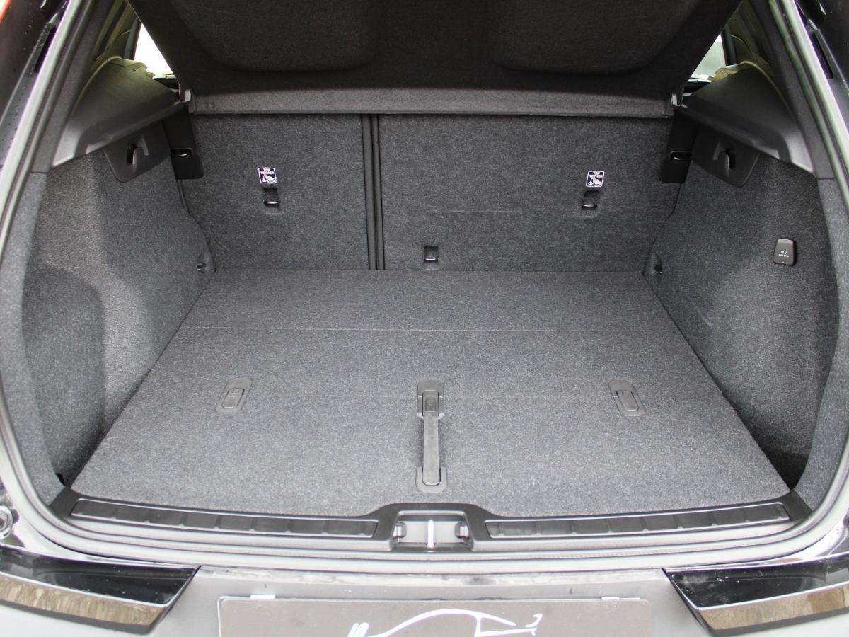 volvo-xc40-2023-gasolina-1477cc
