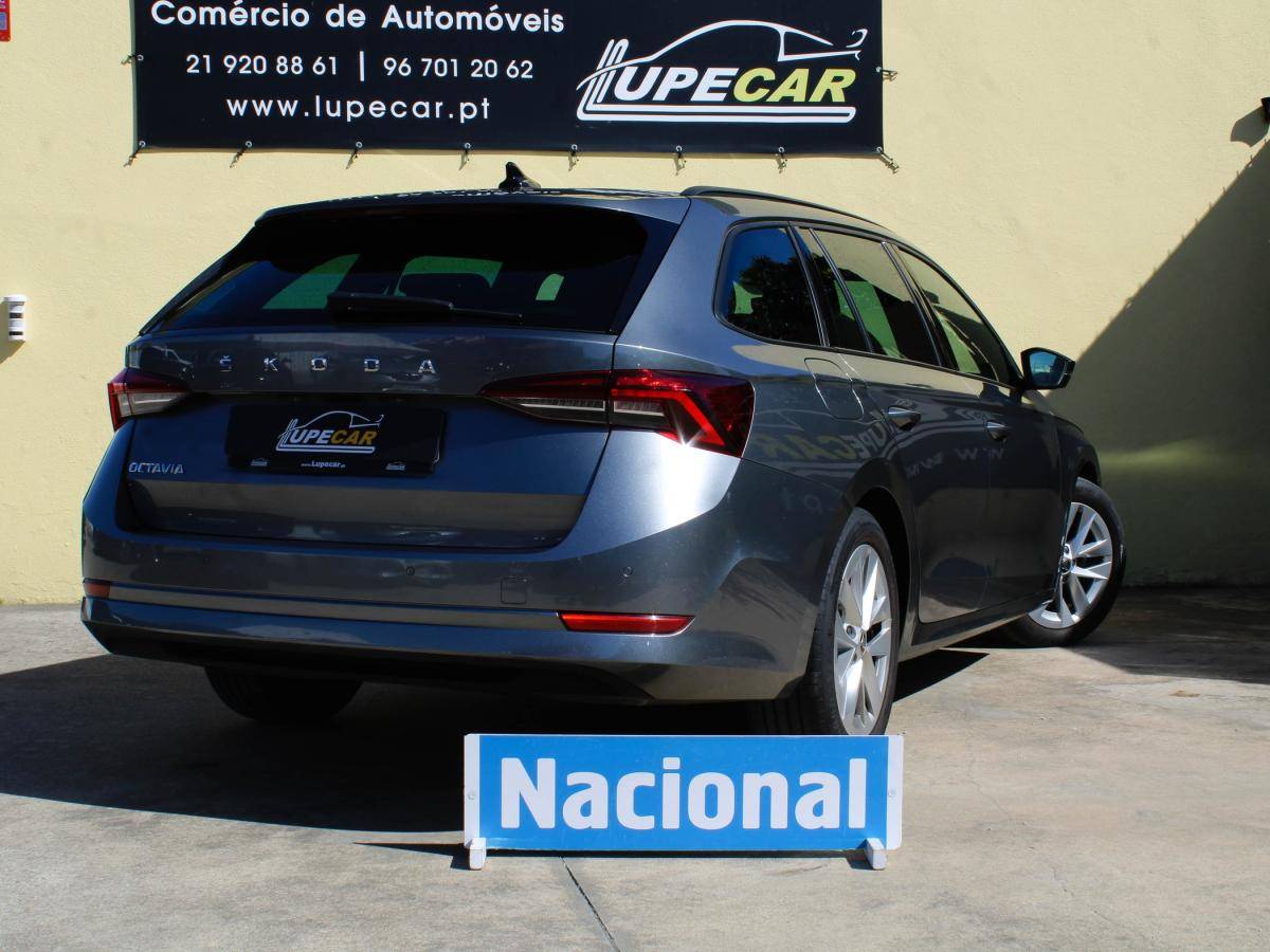 skoda-octavia-break-2023-gasolina-999cc