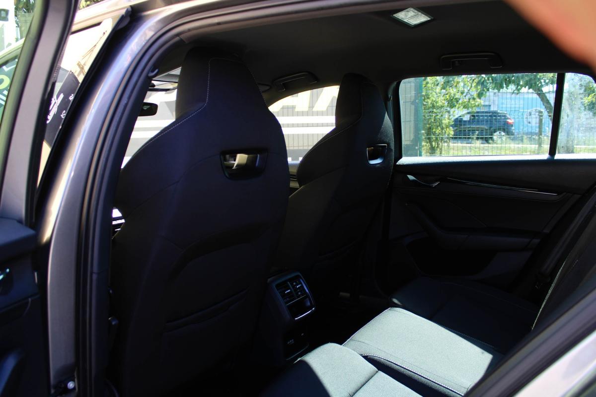 skoda-octavia-break-2023-gasolina-999cc