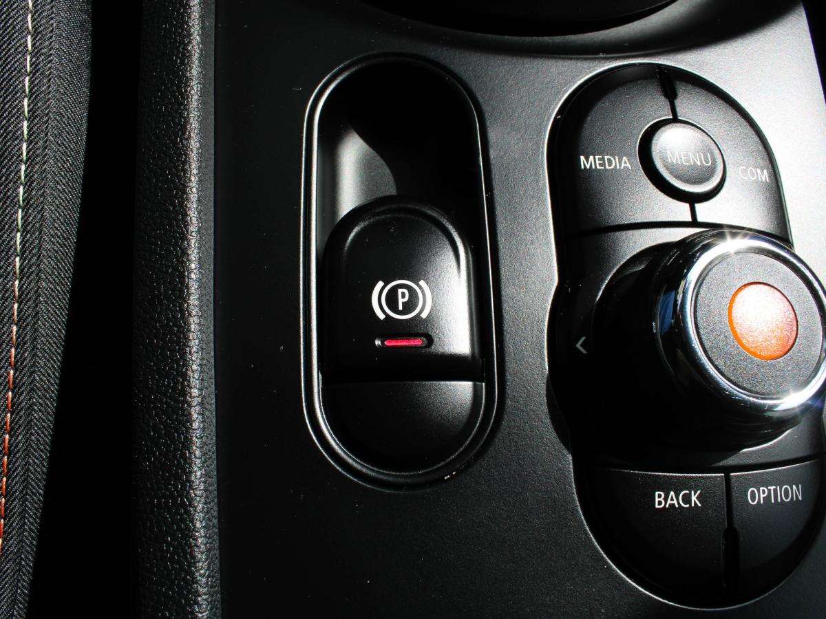 mini-clubman-2022-diesel-1496cc
