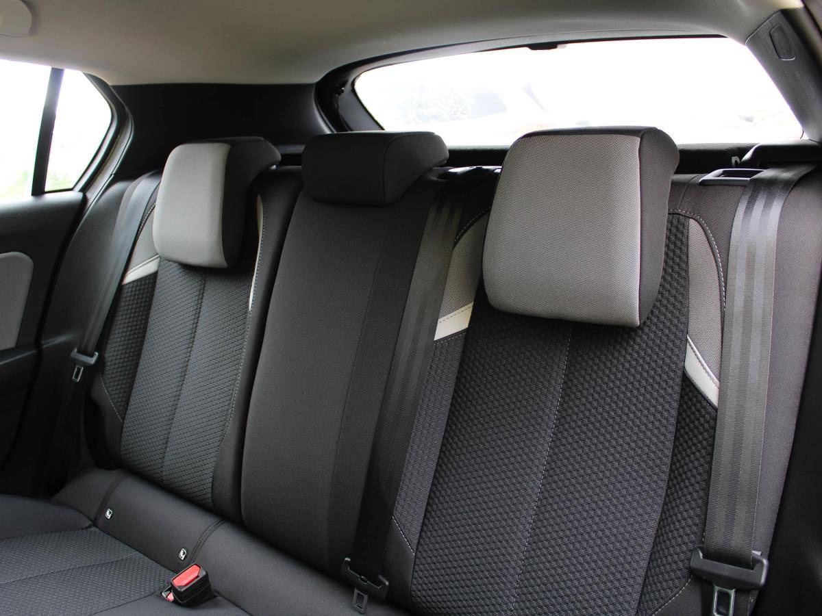 opel-astra-2023-hibrido-a-gasolina-1598cc