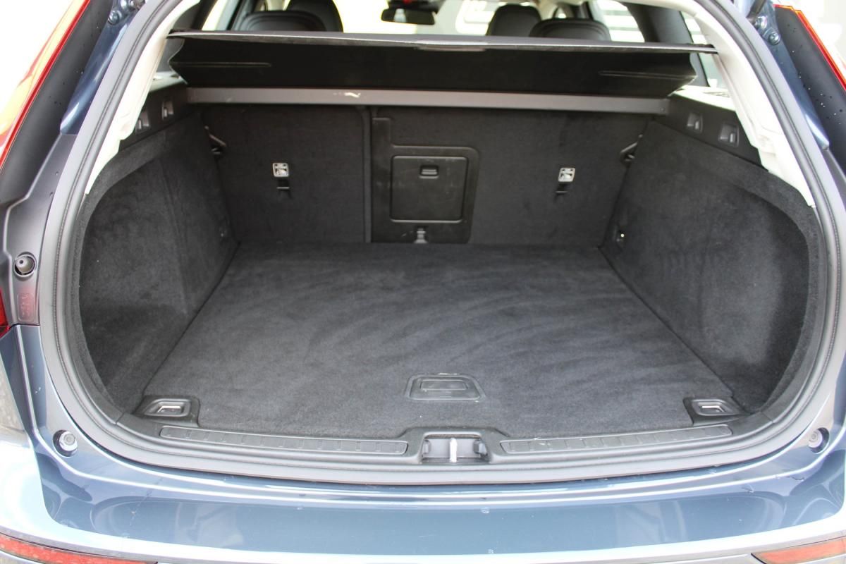 volvo-v60-2019-diesel-1969cc