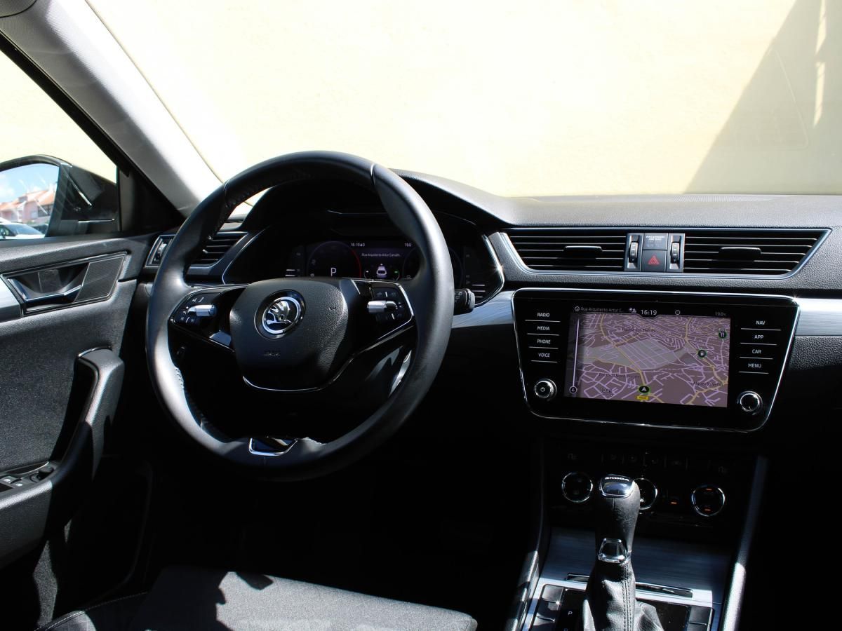 skoda-superb-2022-diesel-1968cc