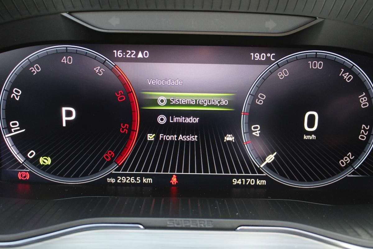 skoda-superb-2022-diesel-1968cc