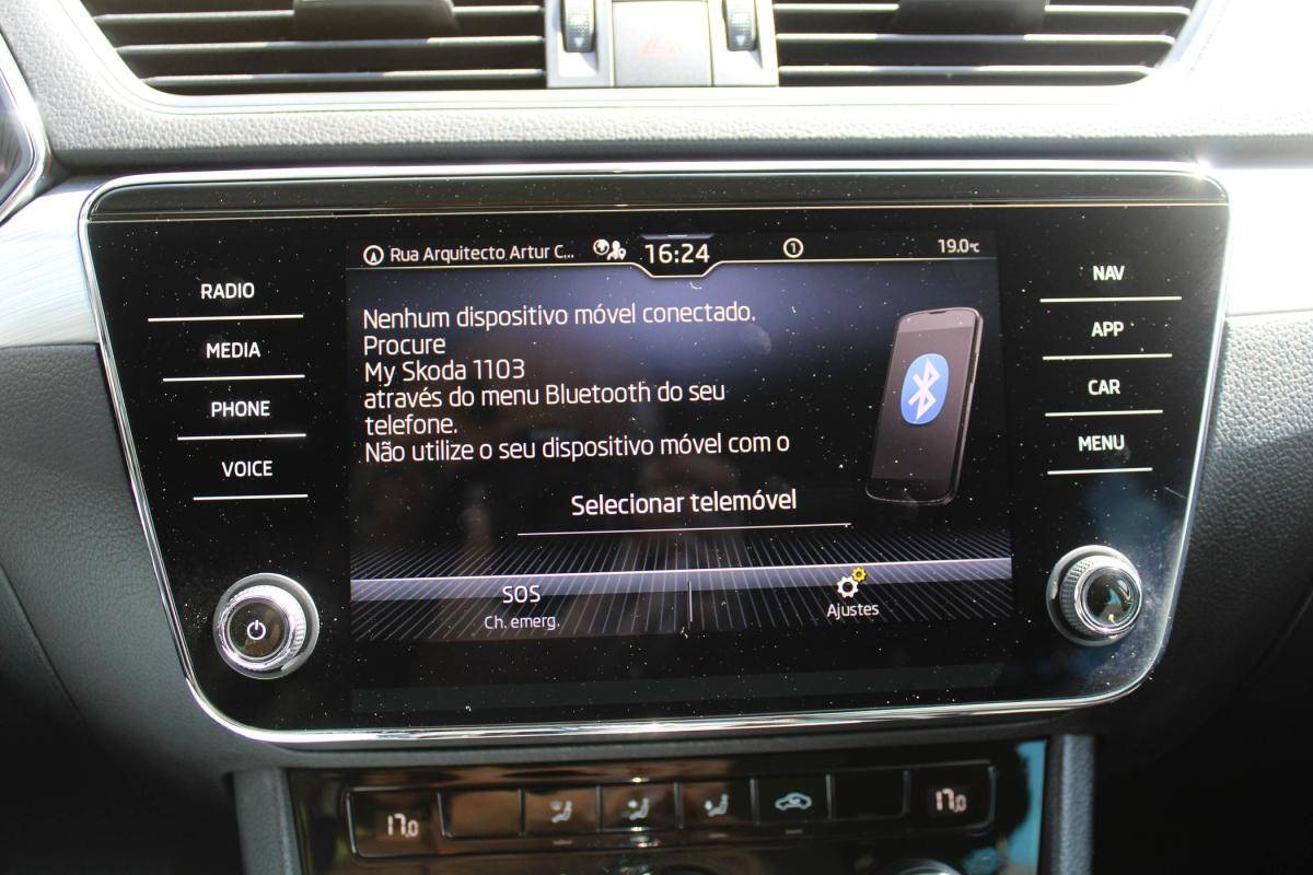 skoda-superb-2022-diesel-1968cc