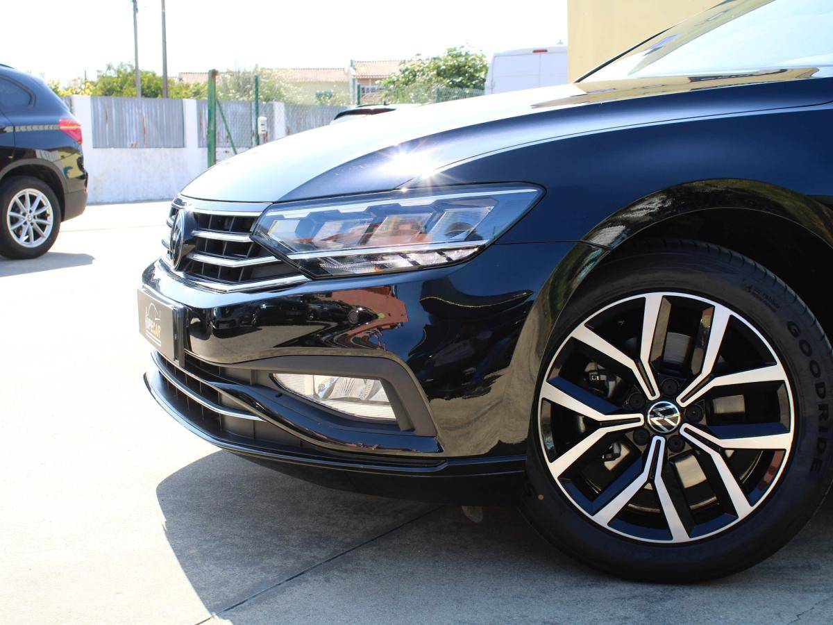 volkswagen-passat-variant-2023-diesel-1968cc