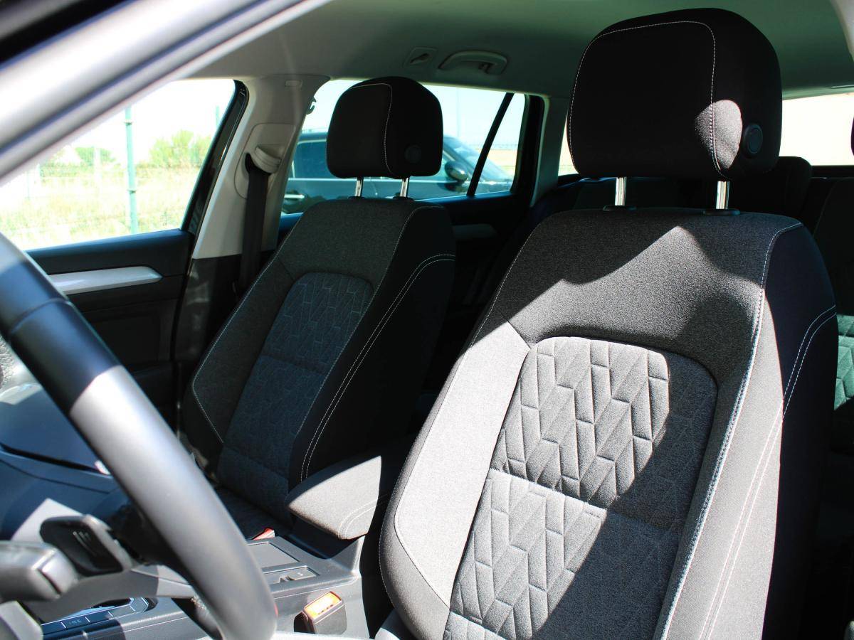 volkswagen-passat-variant-2023-diesel-1968cc