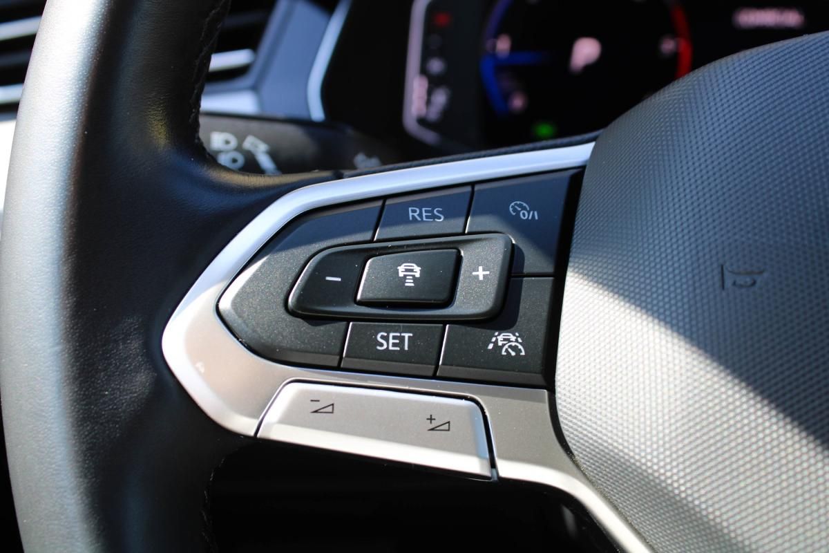 volkswagen-passat-variant-2023-diesel-1968cc