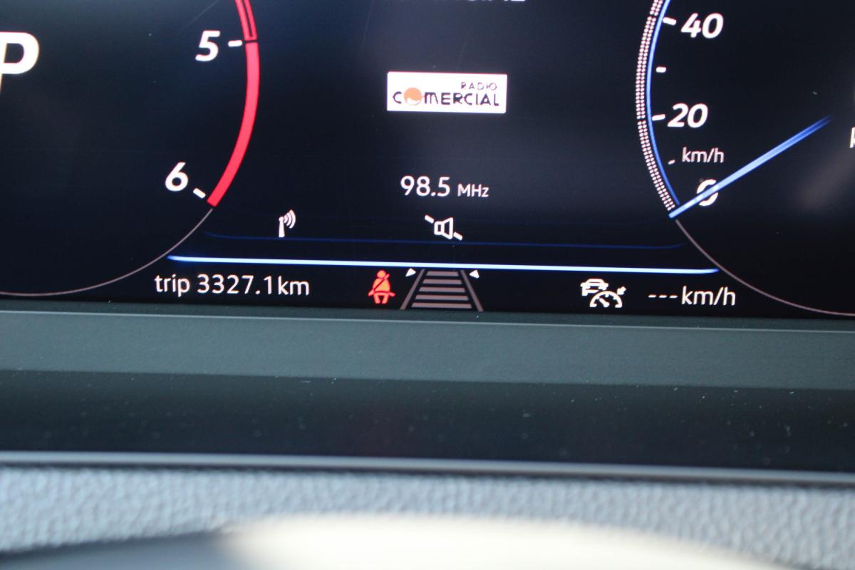 volkswagen-passat-variant-2023-diesel-1968cc