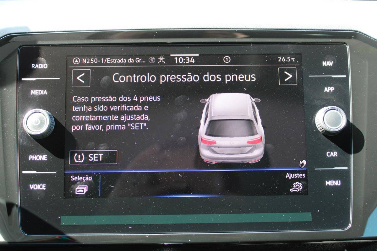 volkswagen-passat-variant-2023-diesel-1968cc