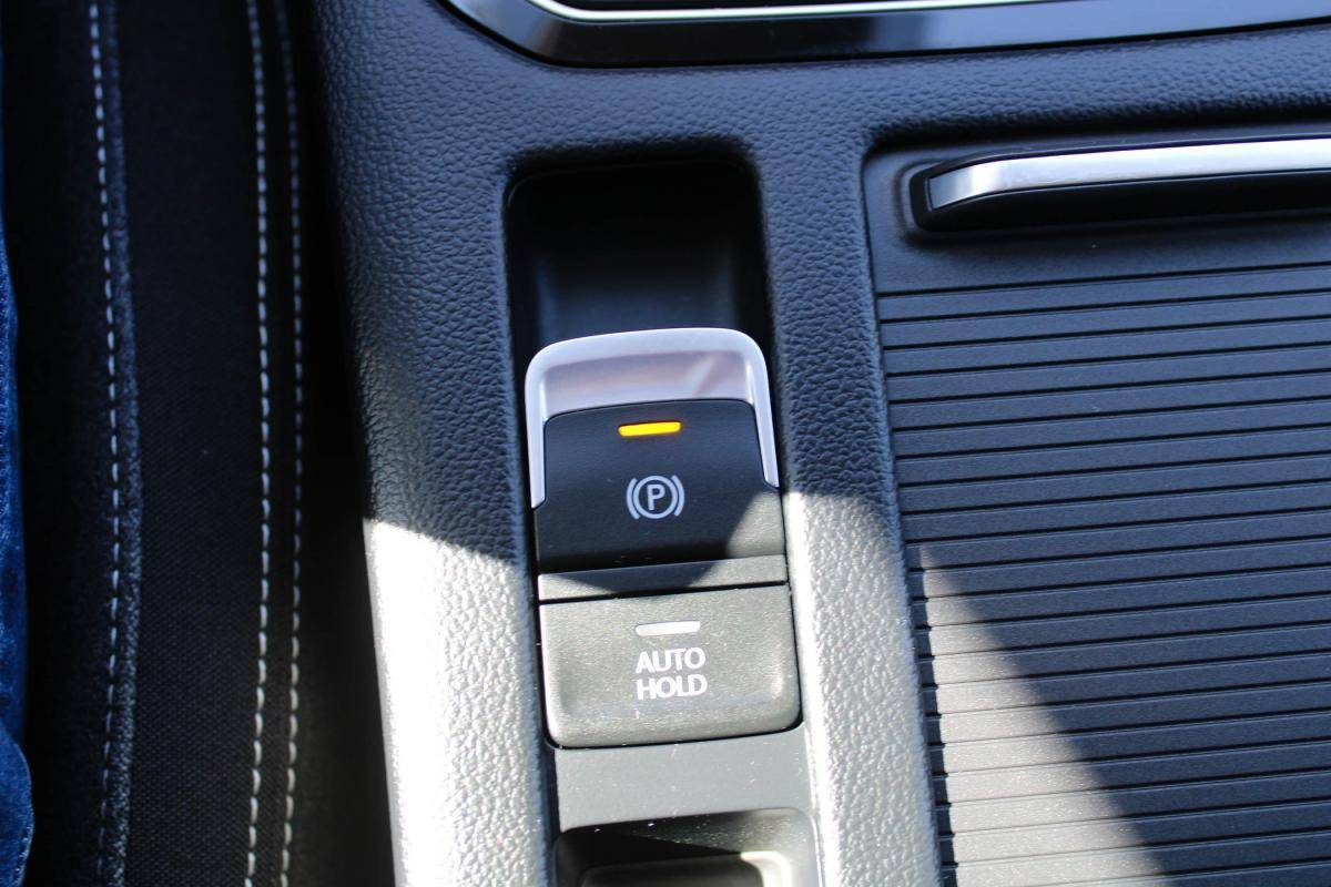 volkswagen-passat-variant-2023-diesel-1968cc