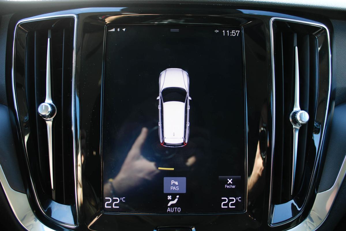 volvo-v60-2019-diesel-1969cc