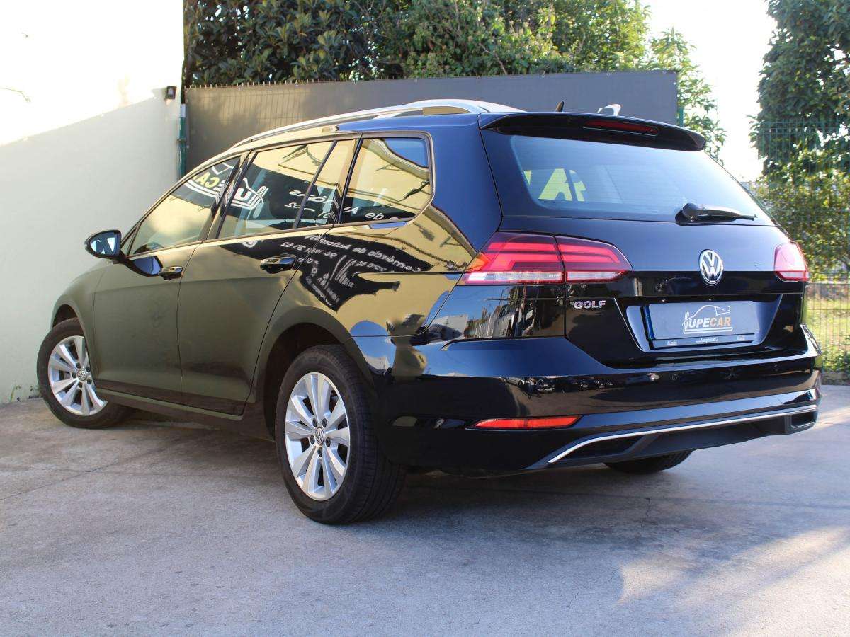 volkswagen-golf-variant-2018-diesel-1968cc
