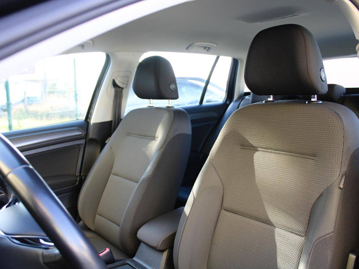 volkswagen-golf-variant-2018-diesel-1968cc