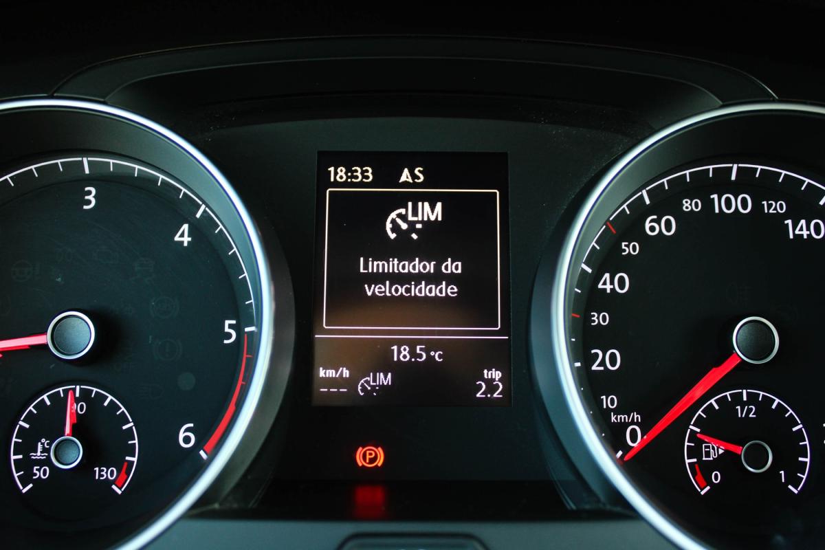 volkswagen-golf-variant-2018-diesel-1968cc