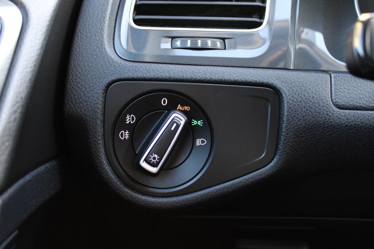 volkswagen-golf-variant-2018-diesel-1968cc