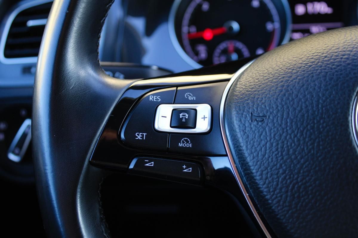 volkswagen-golf-variant-2018-diesel-1968cc