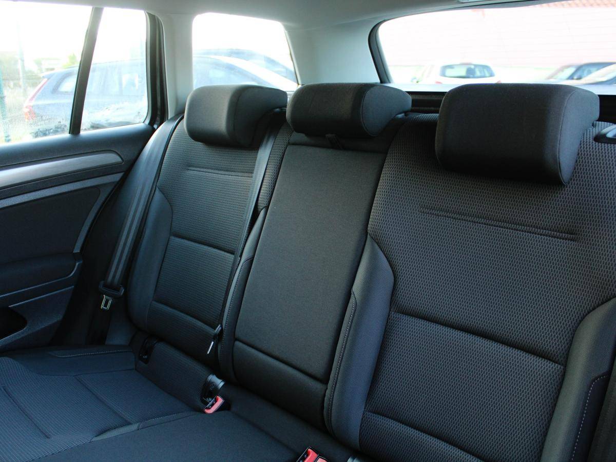 volkswagen-golf-variant-2018-diesel-1968cc