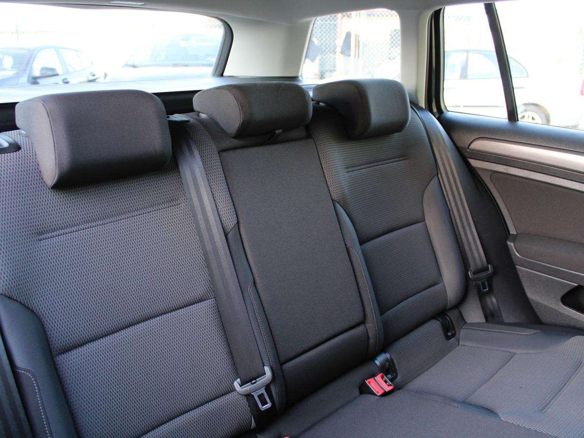 volkswagen-golf-variant-2018-diesel-1968cc