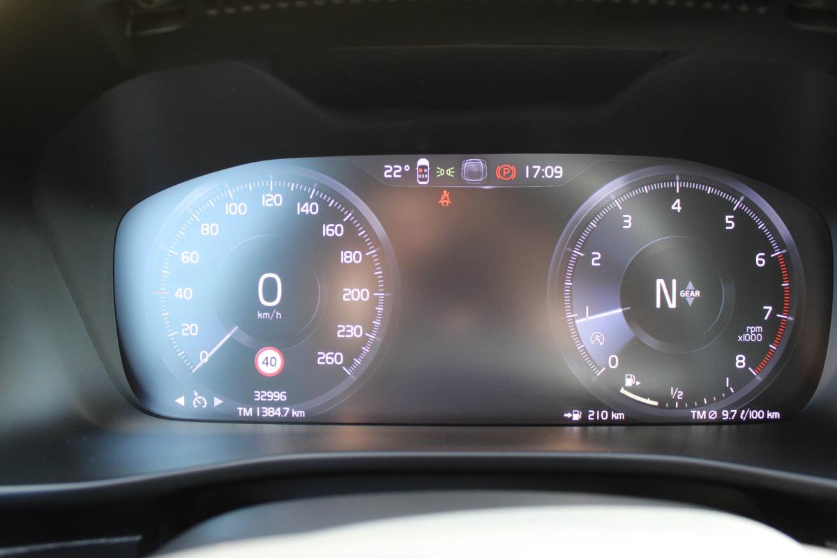 volvo-xc40-2022-gasolina-1477cc