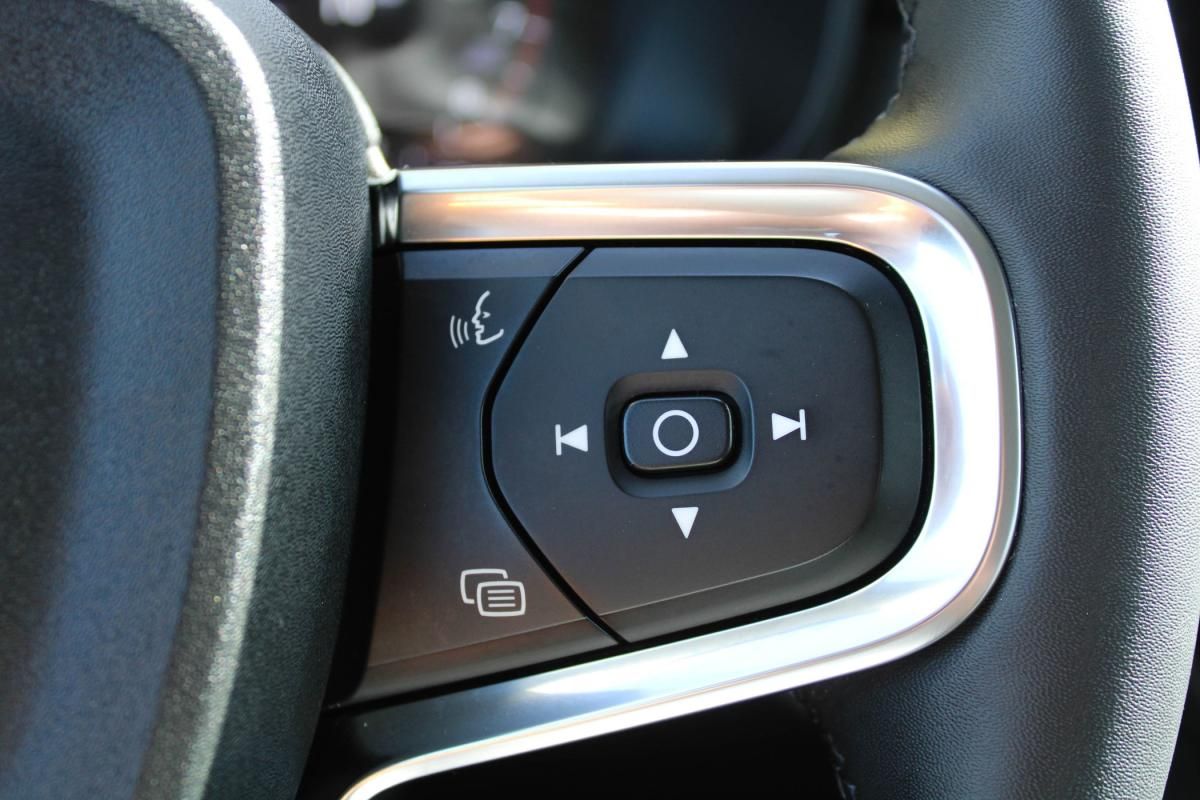 volvo-xc40-2022-gasolina-1477cc