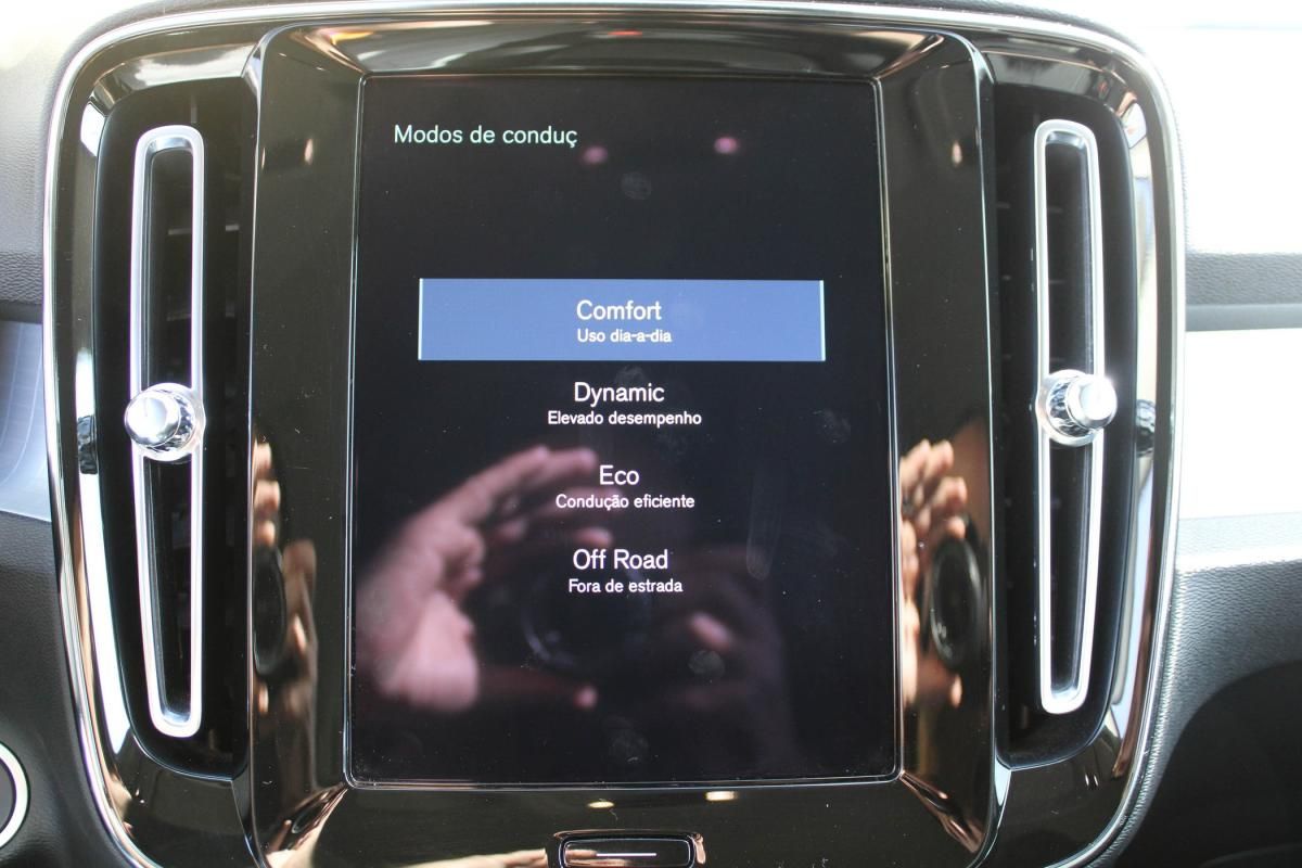 volvo-xc40-2022-gasolina-1477cc