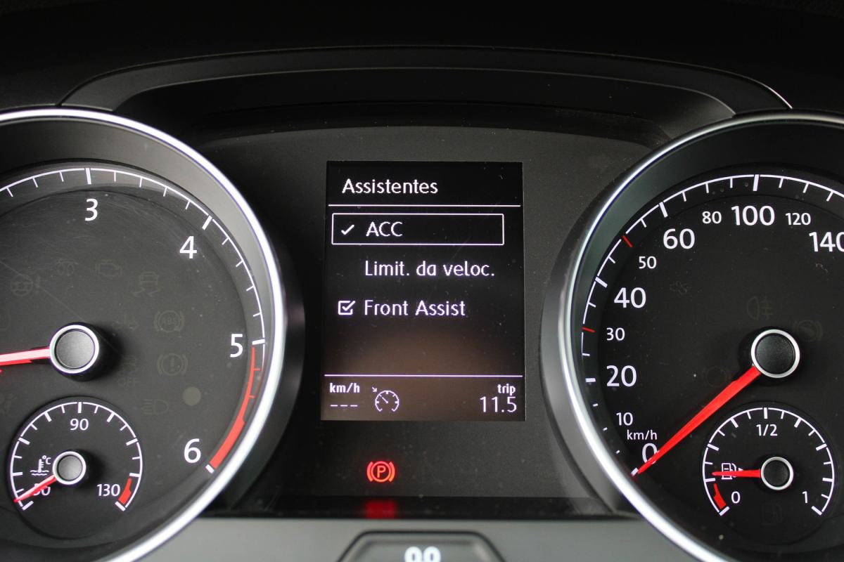volkswagen-golf-2018-diesel-1598cc