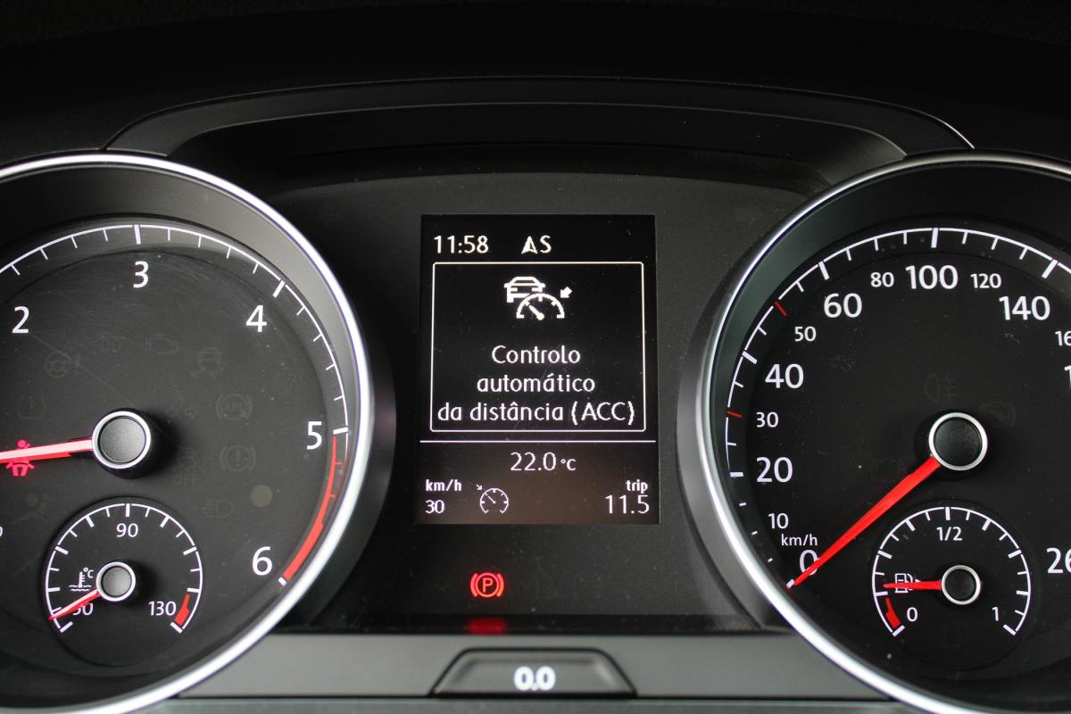 volkswagen-golf-2018-diesel-1598cc