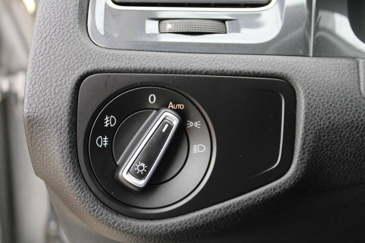 volkswagen-golf-2018-diesel-1598cc