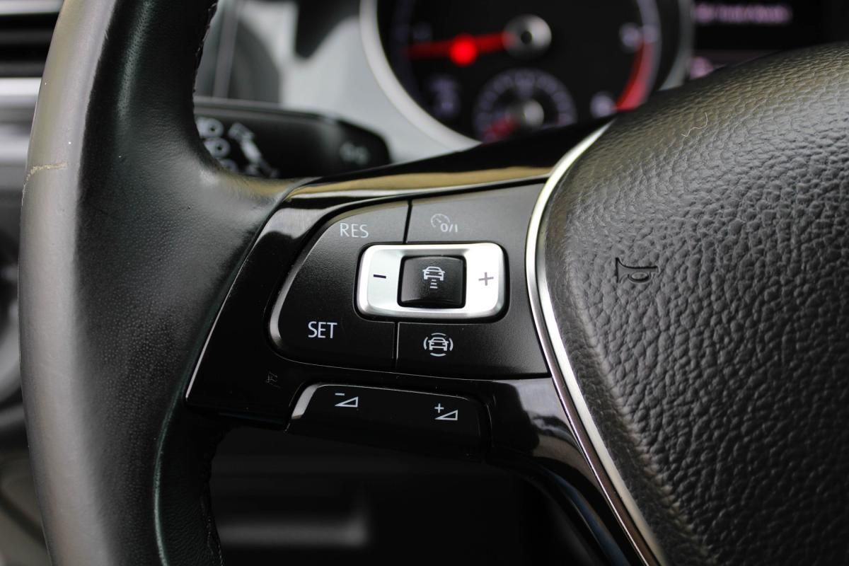 volkswagen-golf-2018-diesel-1598cc