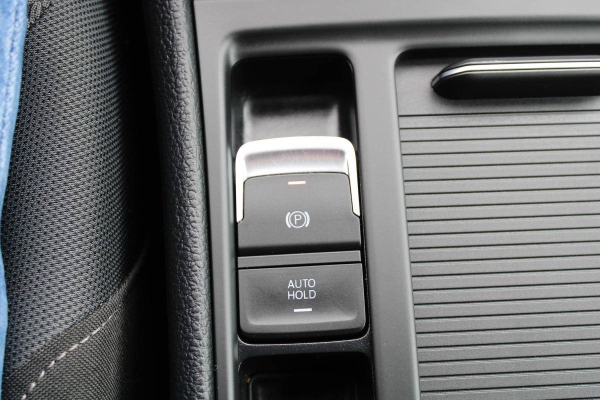 volkswagen-golf-2018-diesel-1598cc