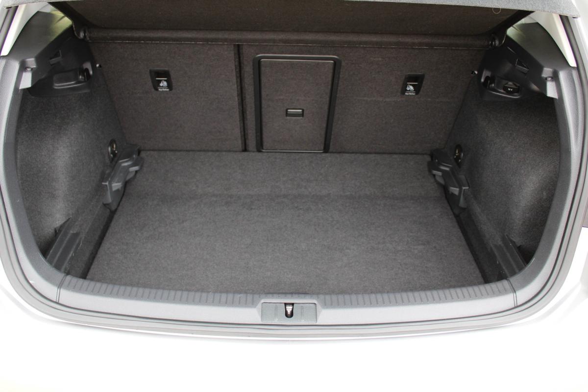 volkswagen-golf-2018-diesel-1598cc